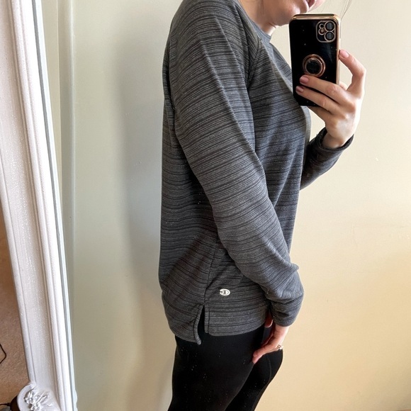 ⭐️2 FOR $20⭐️ Champion Grey Pullover sweater - Picture 10 of 12
